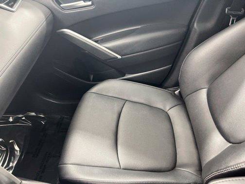 Used 2022 Toyota Corolla Cross XLE w/ Convenience Package AWD/4WD image 19