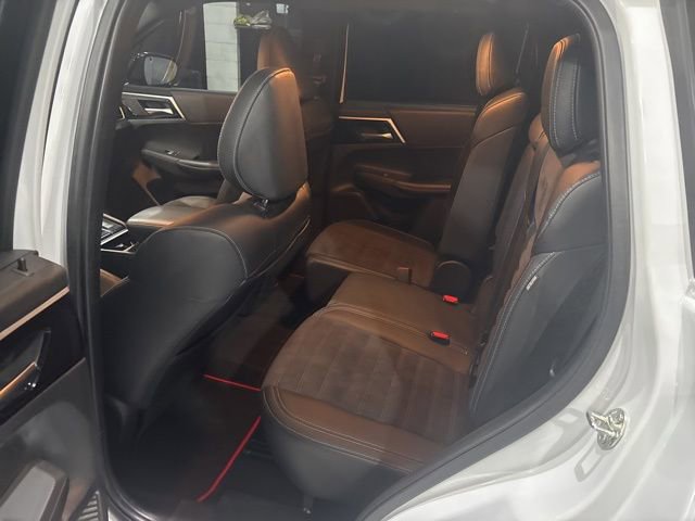 Used 2023 Mitsubishi Outlander Ralliart image 26
