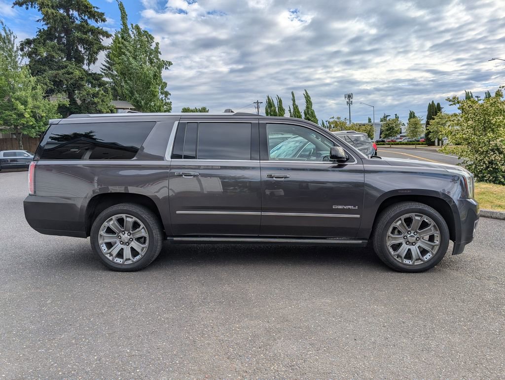 Used 2016 GMC Yukon XL Denali w/ Open Road Package AWD/4WD image 40