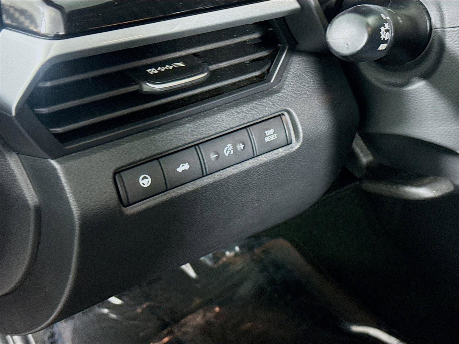 Used 2024 Nissan Altima 2.0 SR image 7