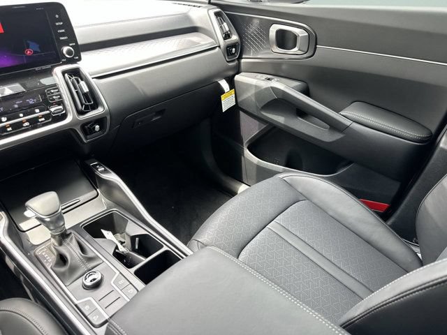 Used 2023 Kia Sorento S w/ Panoramic Sunroof Package FWD image 13