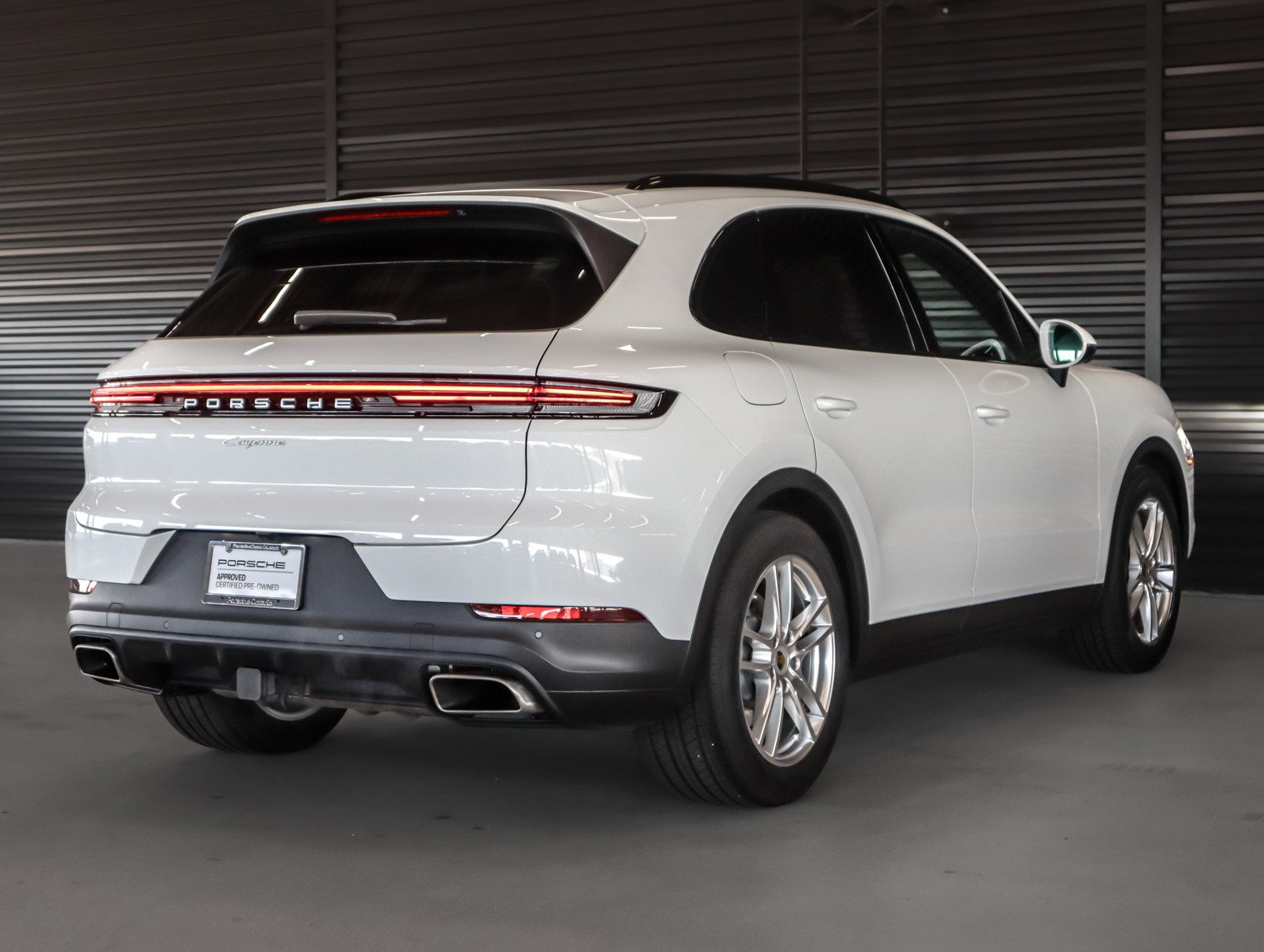 Used 2024 Porsche Cayenne AWD/4WD image 10
