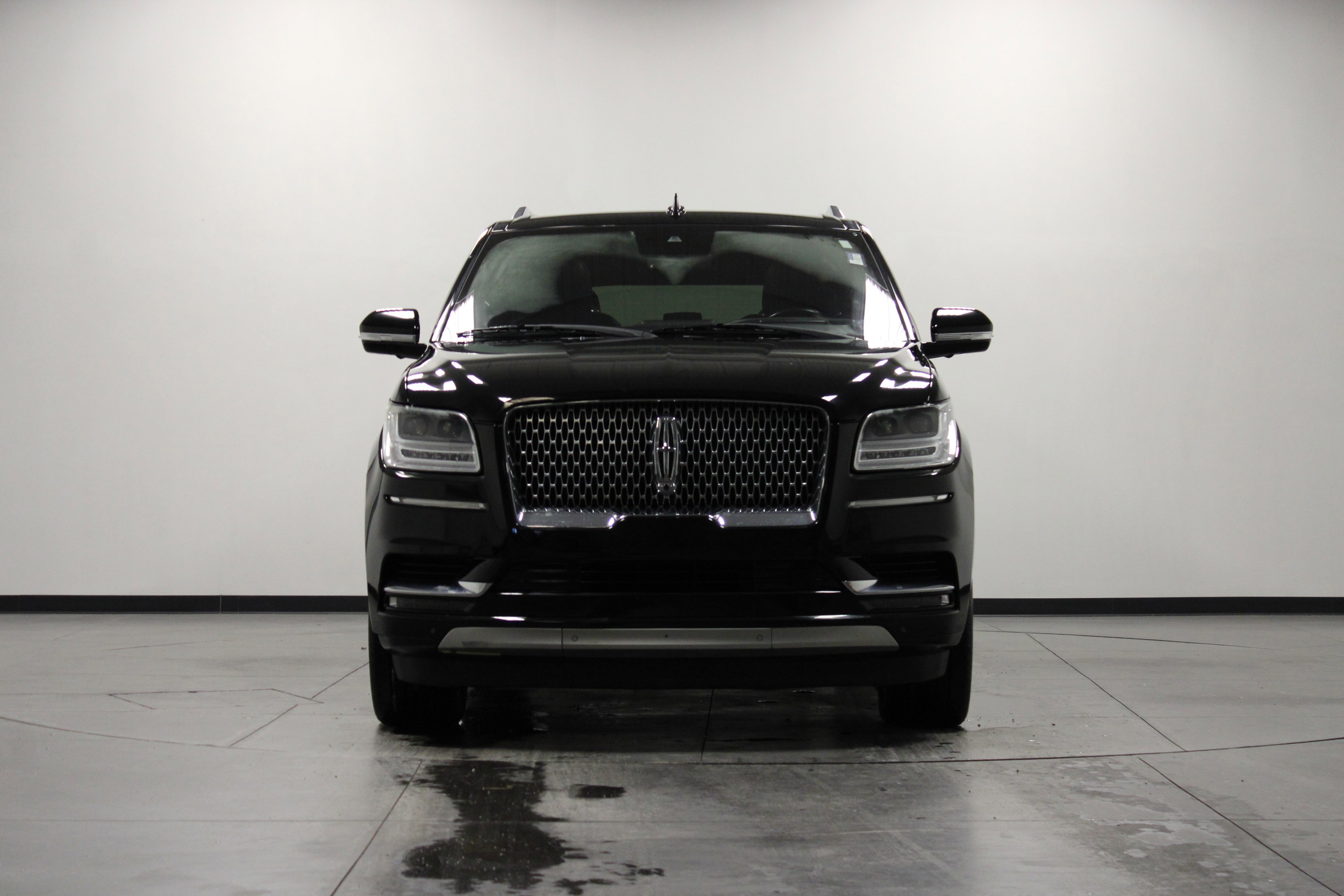 Used 2019 Lincoln Navigator L Select w/ Technology Package image 9