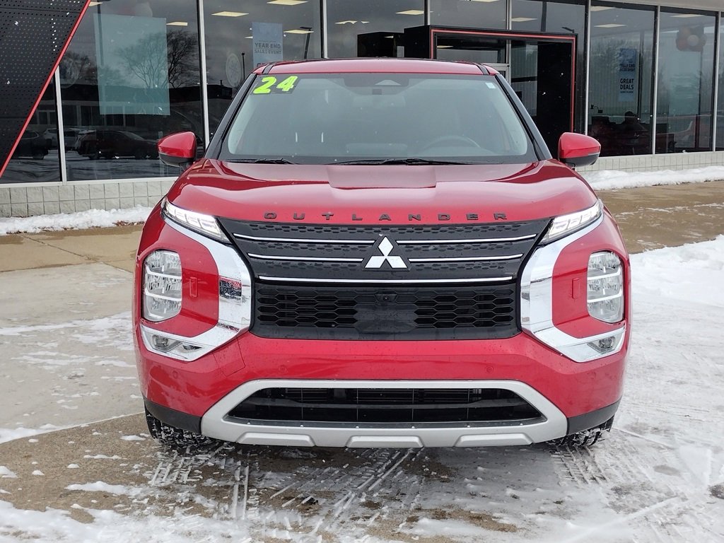 Used 2024 Mitsubishi Outlander SE Black Edition image 2