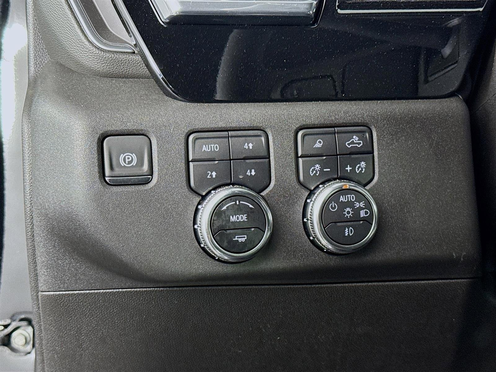 Certified 2025 GMC Sierra 2500 SLT w/ SLT Premium Package image 10