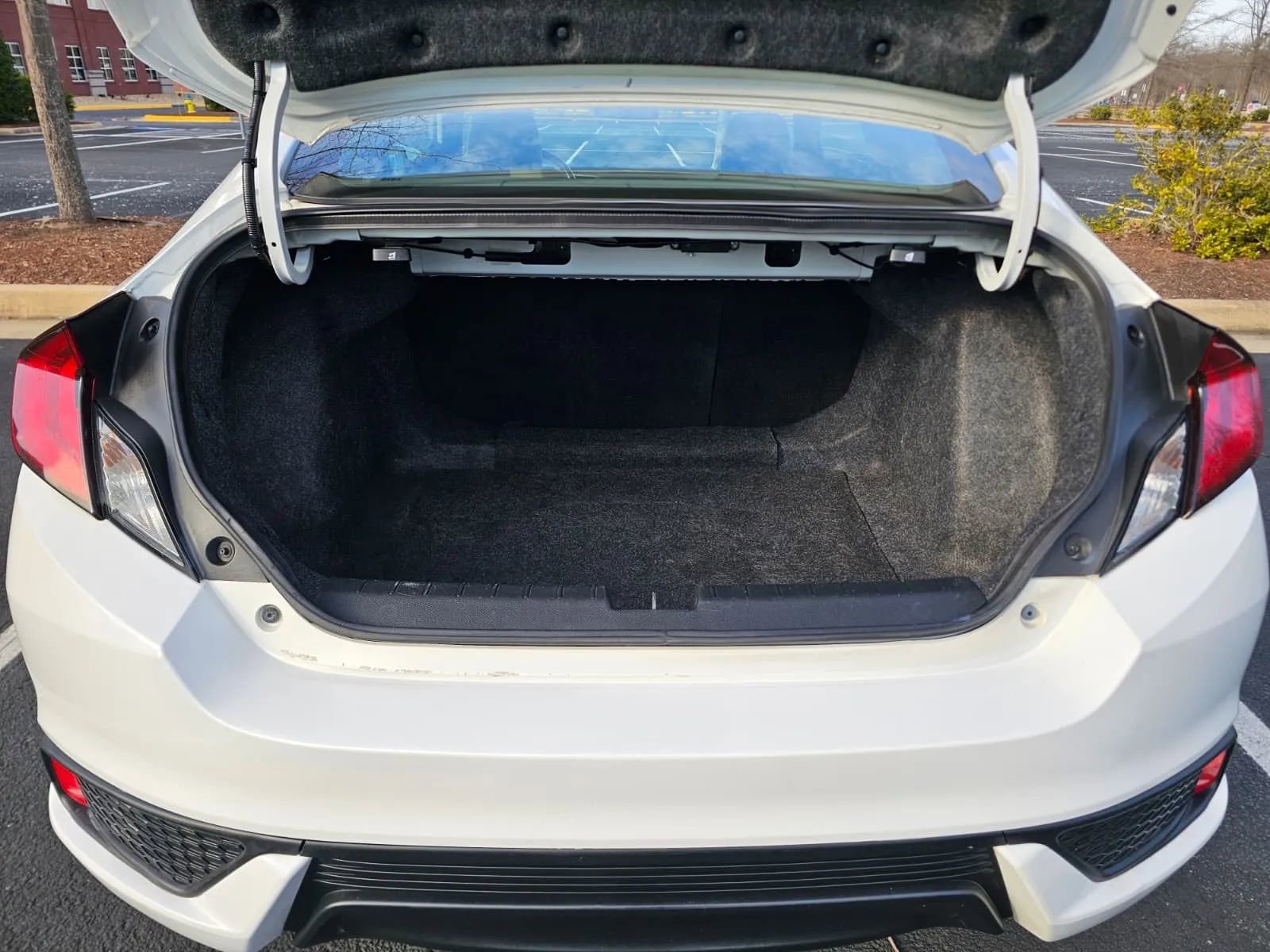 Used 2018 Honda Civic EX-T image 11