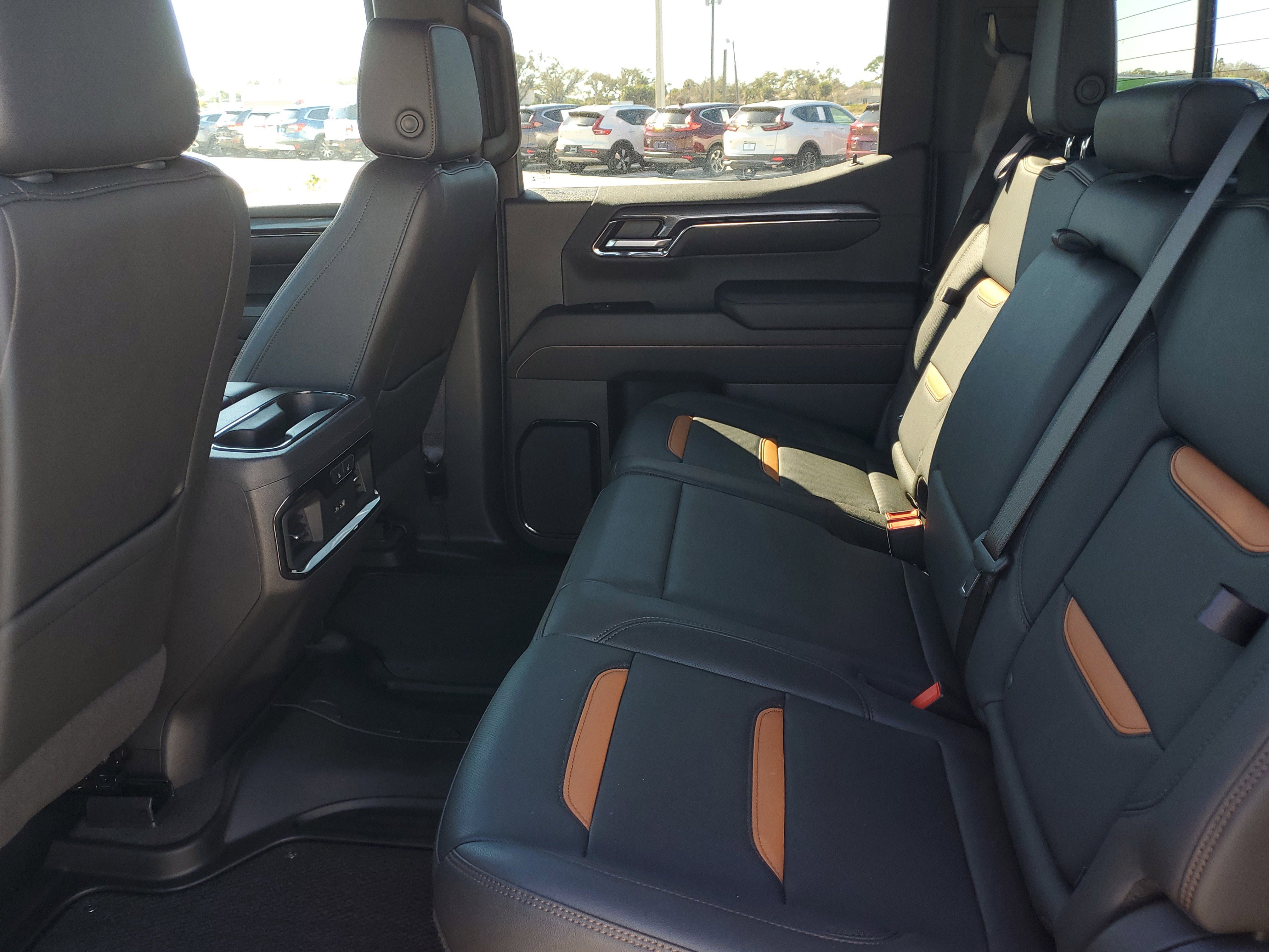 Used 2024 GMC Sierra 1500 AT4 w/ Technology Package image 12