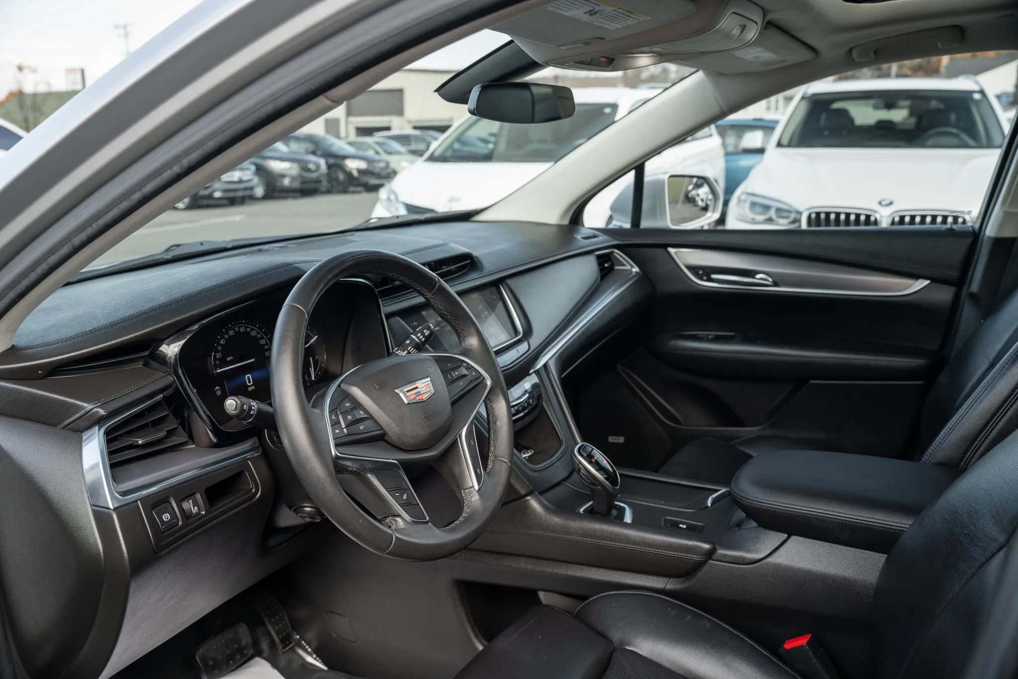 Used 2017 Cadillac XT5 Luxury w/ LPO, Wheel Lock Package image 6