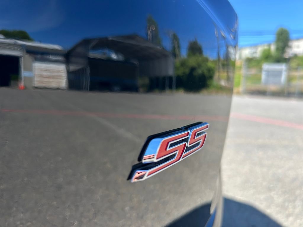 Used 2018 Chevrolet Camaro SS RWD image 36