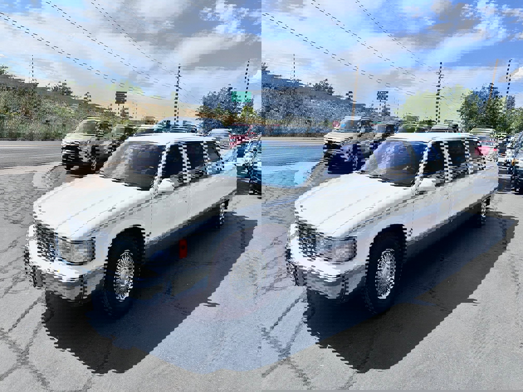 Used 1996 Cadillac Fleetwood Brougham image 2