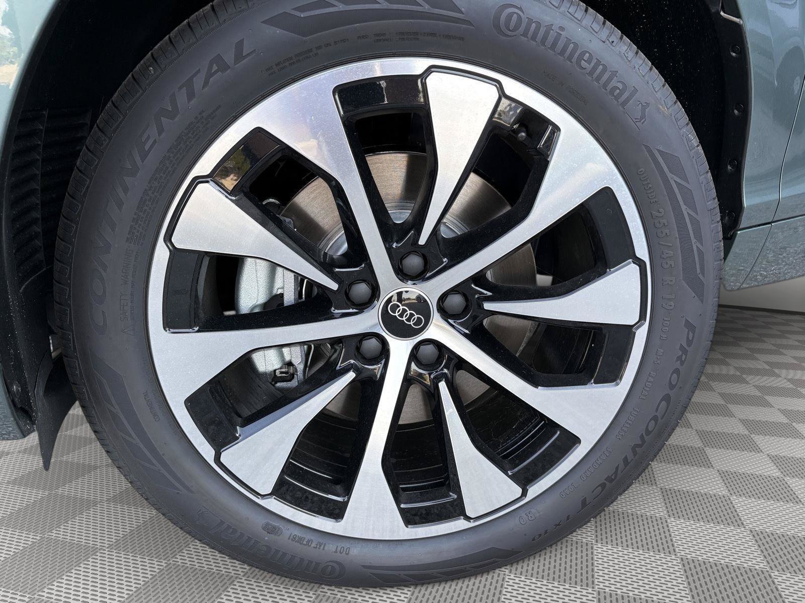 New 2026 Audi Q3 quattro 2.0T AWD/4WD image 9