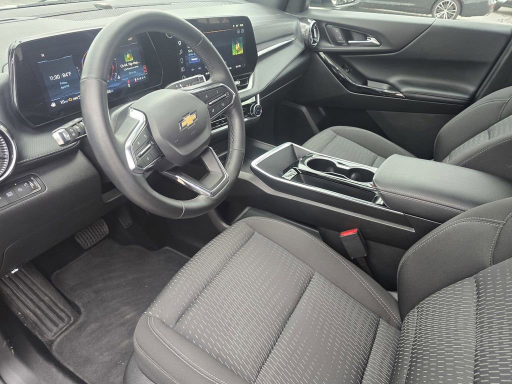 Used 2025 Chevrolet Equinox LT AWD/4WD image 18