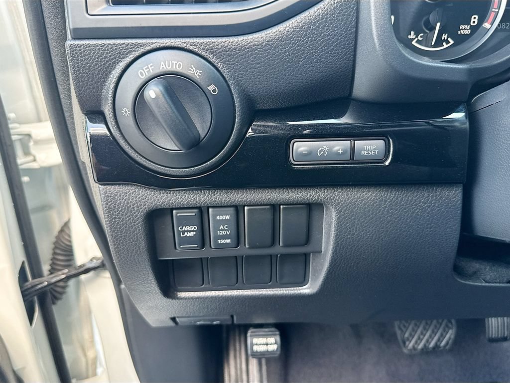 Certified 2024 Nissan Titan SV w/ SV Convenience Package RWD image 27