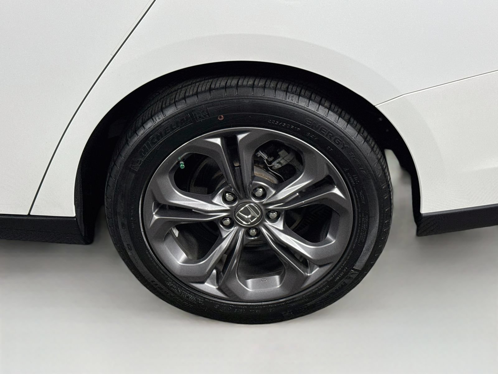 Used 2023 Honda Accord EX image 9
