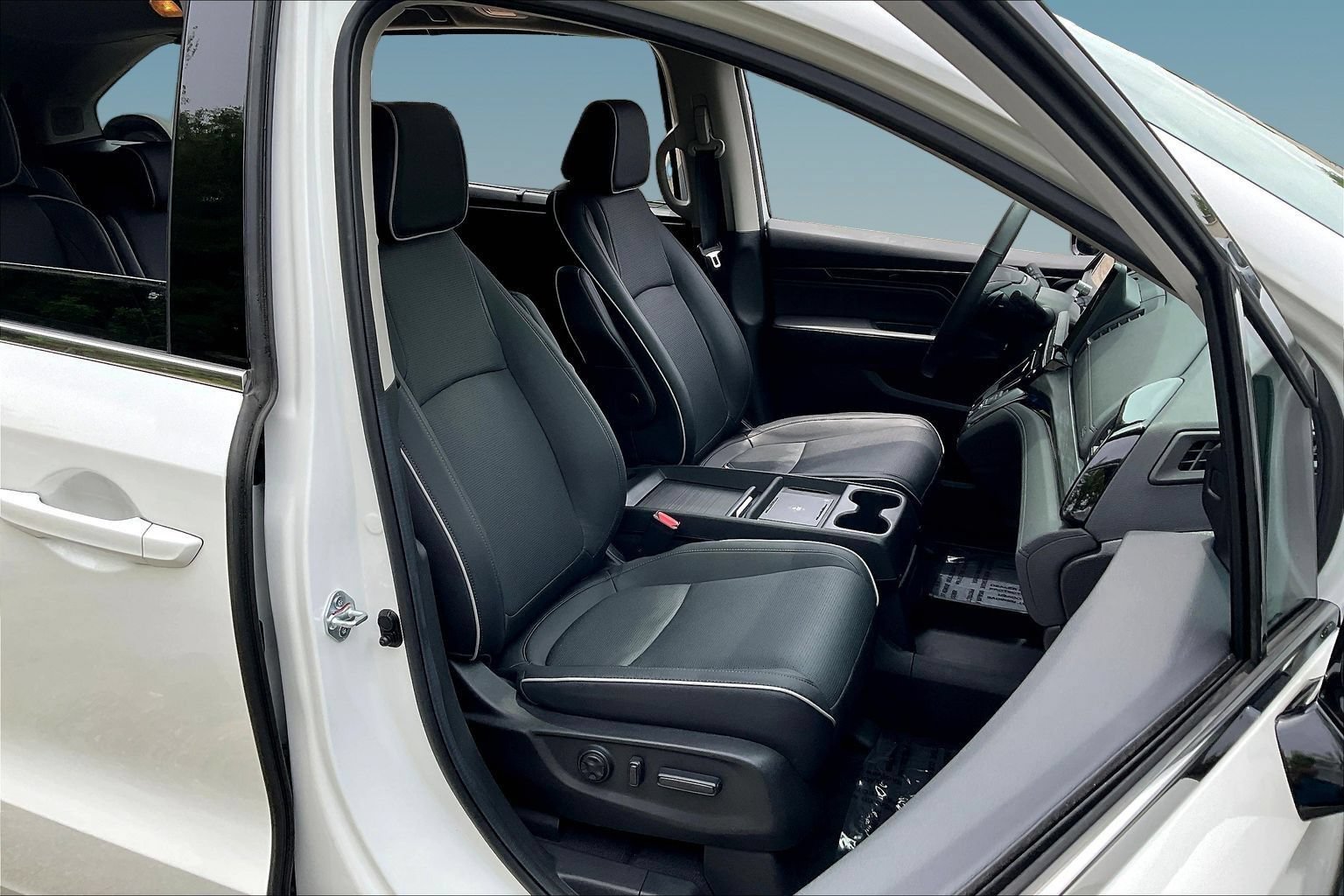 Used 2026 Honda Odyssey Elite image 29