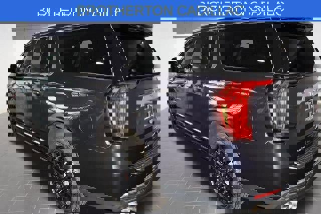 Used 2023 GMC Yukon XL Denali image 3
