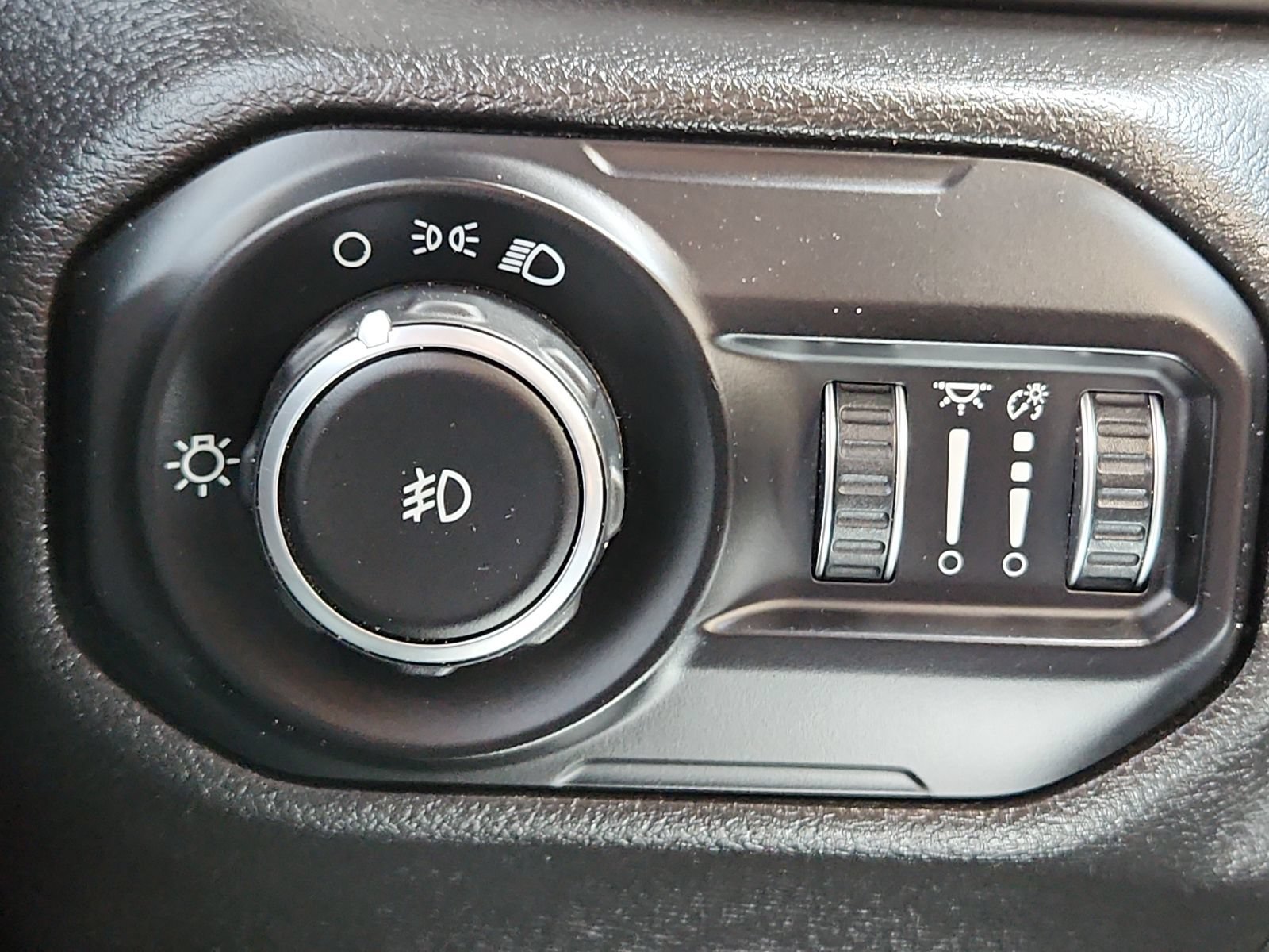 Used 2021 Jeep Wrangler Unlimited Sport AWD/4WD image 14