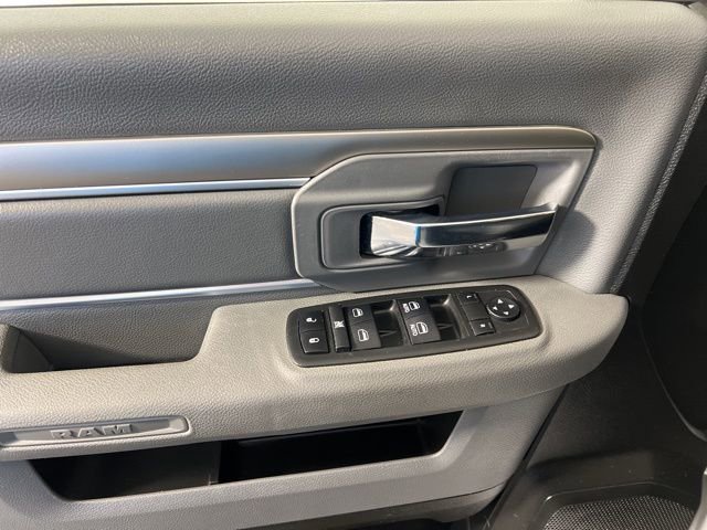 Used 2019 RAM 1500 Classic SLT image 15