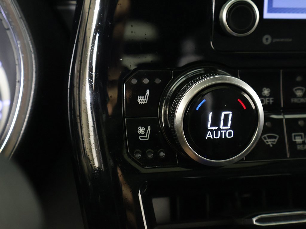 Used 2020 Toyota Highlander Limited image 52