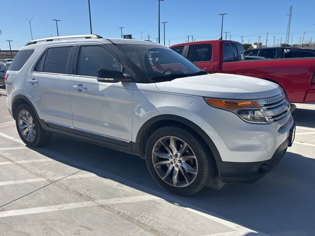 Used 2014 Ford Explorer XLT w/ Equipment Group 202A image 4