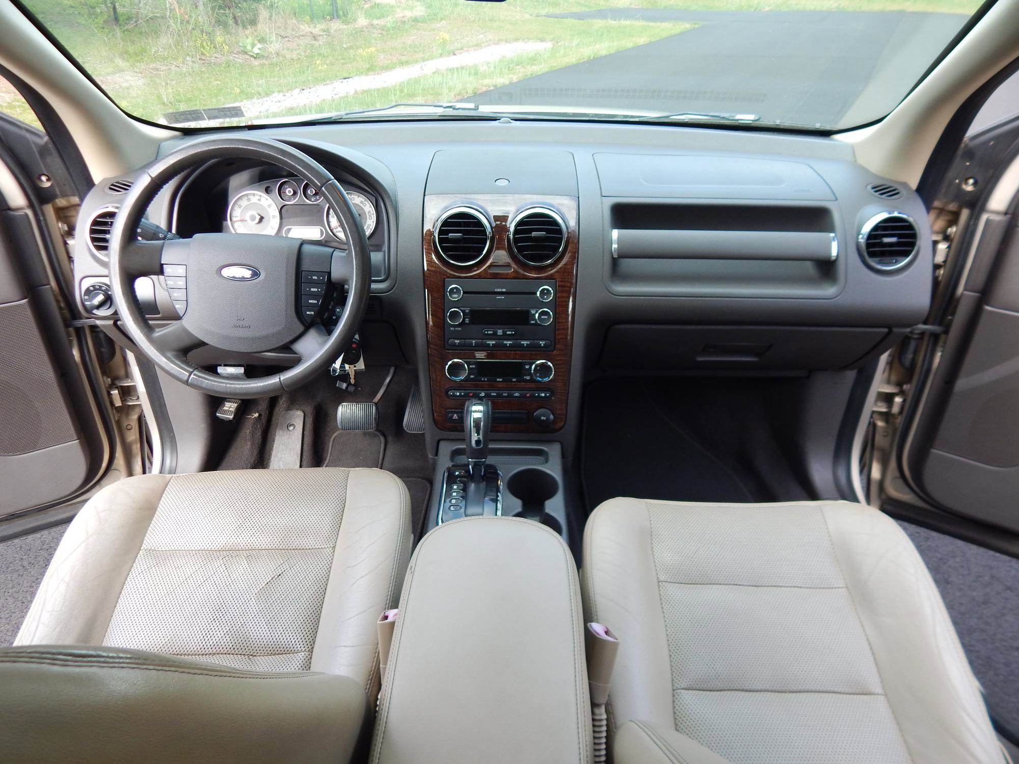 Used 2008 Ford Taurus X Limited image 22