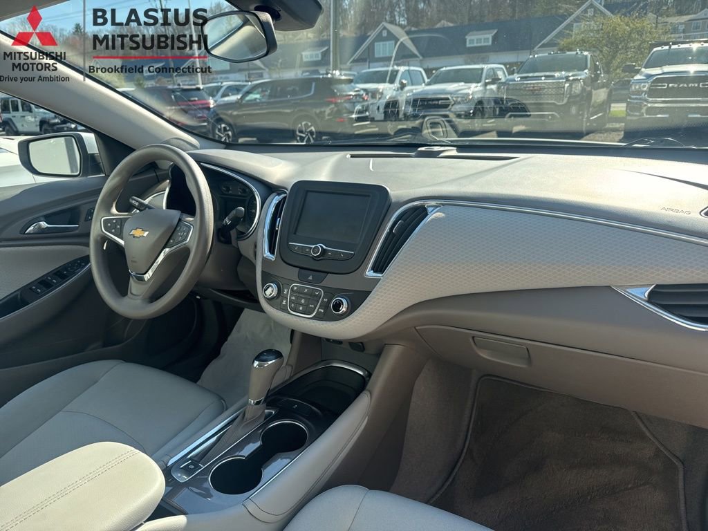 Used 2018 Chevrolet Malibu Hybrid FWD image 39