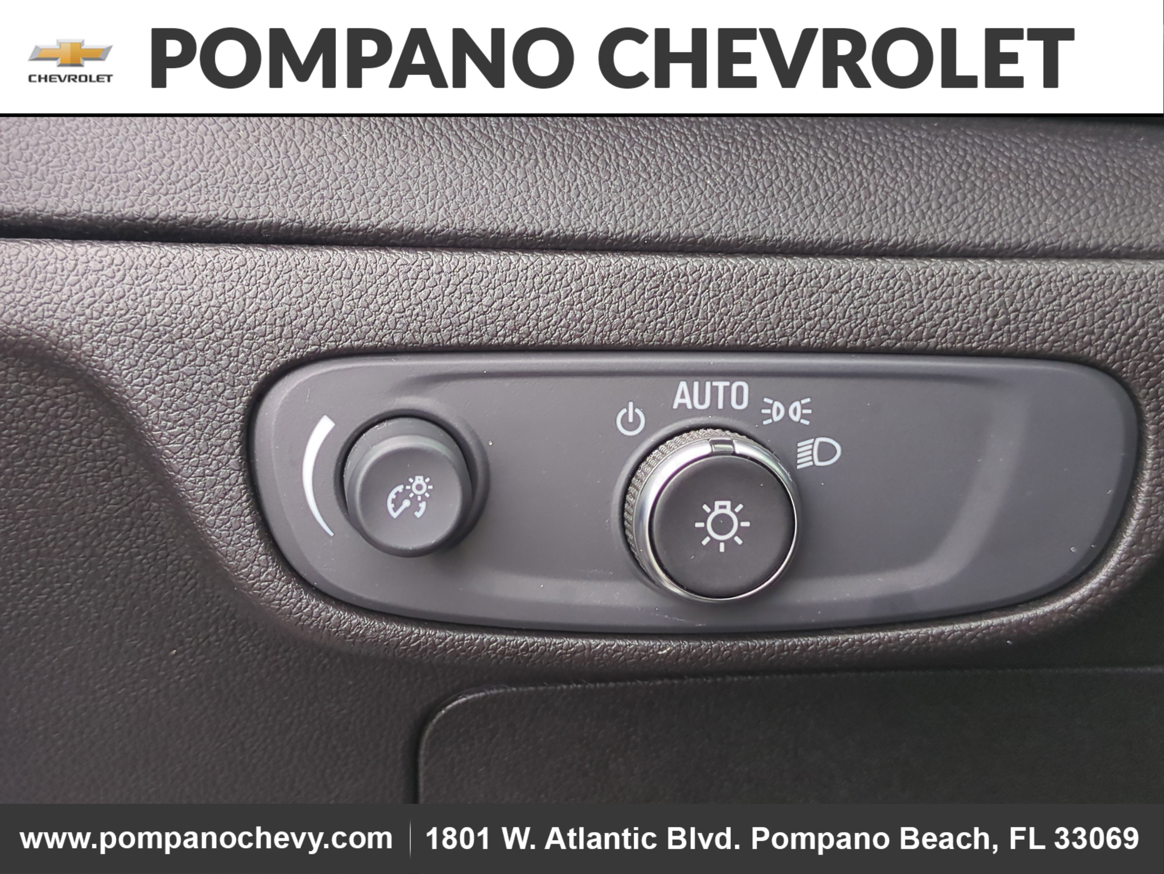 Used 2022 Chevrolet Bolt EUV LT w/ Driver Confidence Package image 24