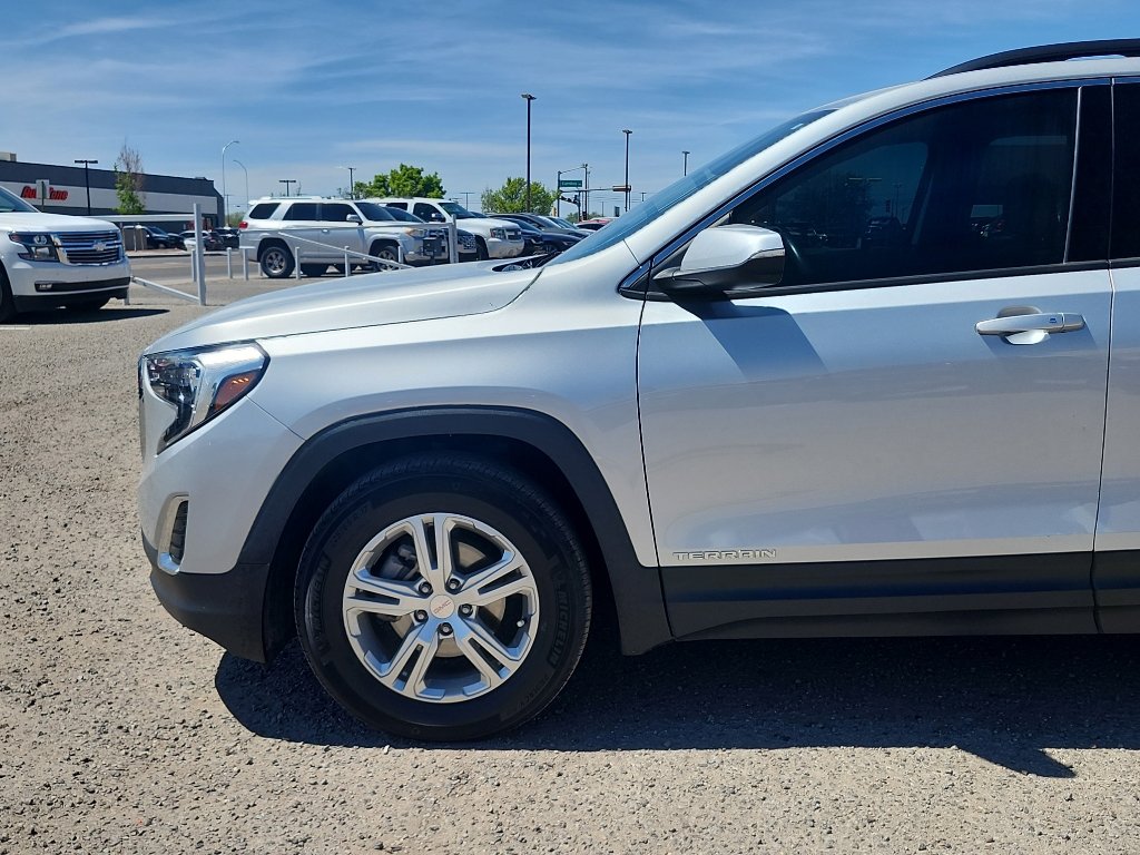 Used 2020 GMC Terrain SLE w/ Driver Convenience Package FWD image 10