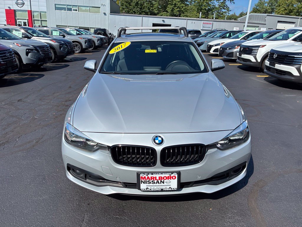 Used 2017 BMW 320i xDrive Sedan AWD/4WD image 2