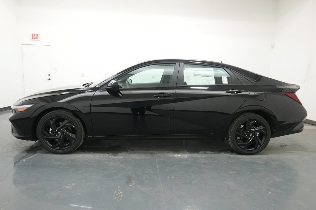 New 2026 Hyundai Elantra Sport FWD image 4