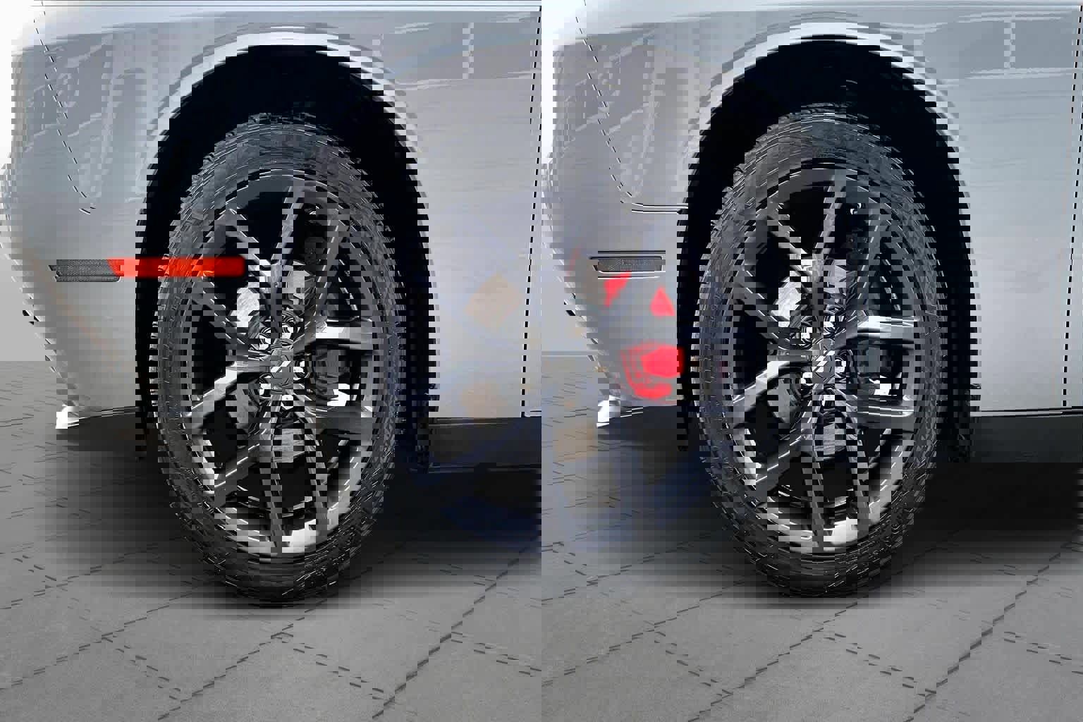 Used 2022 Dodge Challenger SXT w/ Blacktop Package image 10