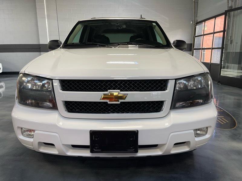 Used 2008 Chevrolet TrailBlazer LT w/ Sun And 6-Disc Cd Package AWD/4WD image 4