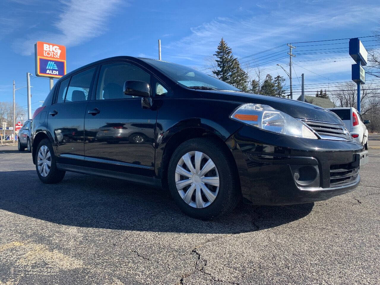 Used 2012 Nissan Versa 1.8 S w/ Plus Pkg image 2