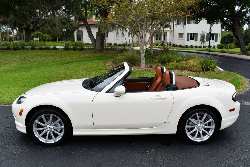 Used 2007 MAZDA MX-5 Miata Grand Touring w/ Premium Pkg image 24