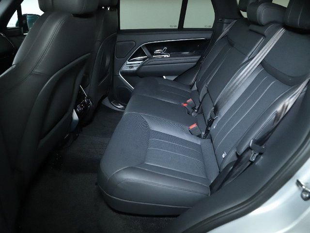 Certified 2025 Land Rover Range Rover SE image 27