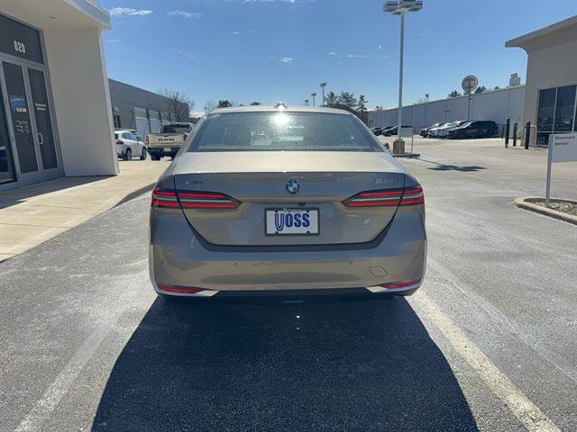 New 2026 BMW 530i xDrive w/ Premium Package AWD/4WD image 4