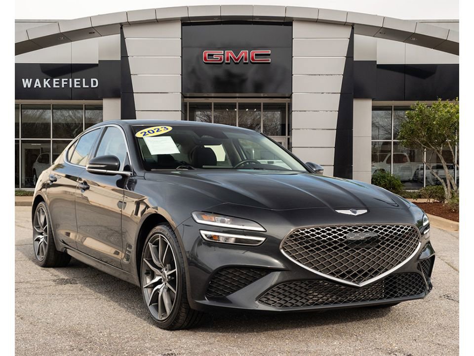 Used 2023 Genesis G70 2.0T image 1