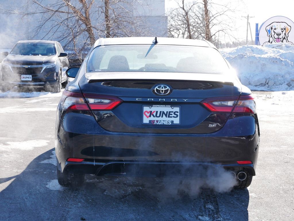 Used 2024 Toyota Camry SE image 6