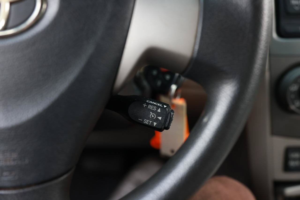 Used 2012 Toyota Corolla LE FWD image 25