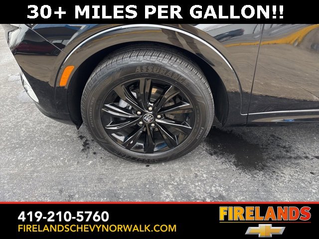 Certified 2024 Buick Envista Sport Touring image 18