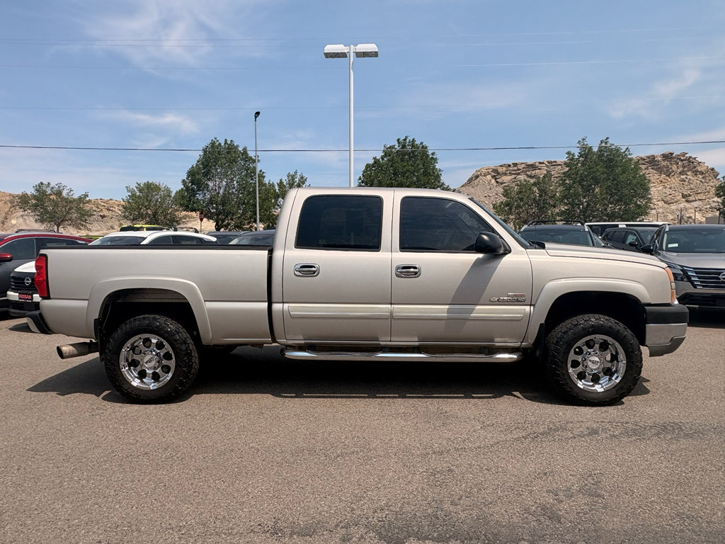 Used 2005 Chevrolet Silverado 2500 LS w/ Heavy-Duty Power Package AWD/4WD image 6