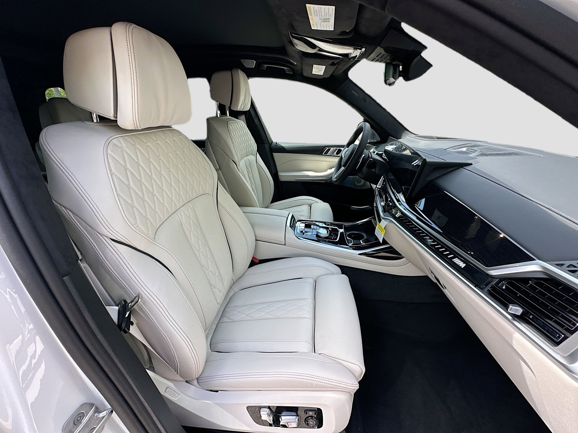 New 2026 BMW X7 M60i image 26