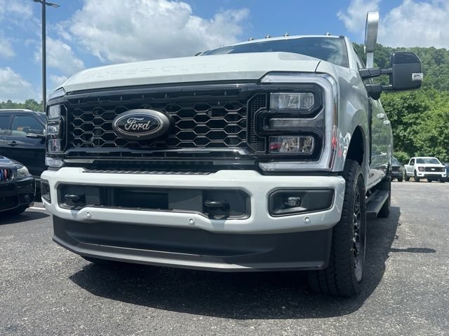 New 2026 Ford F350 Lariat w/ Black Appearance Package AWD/4WD image 37