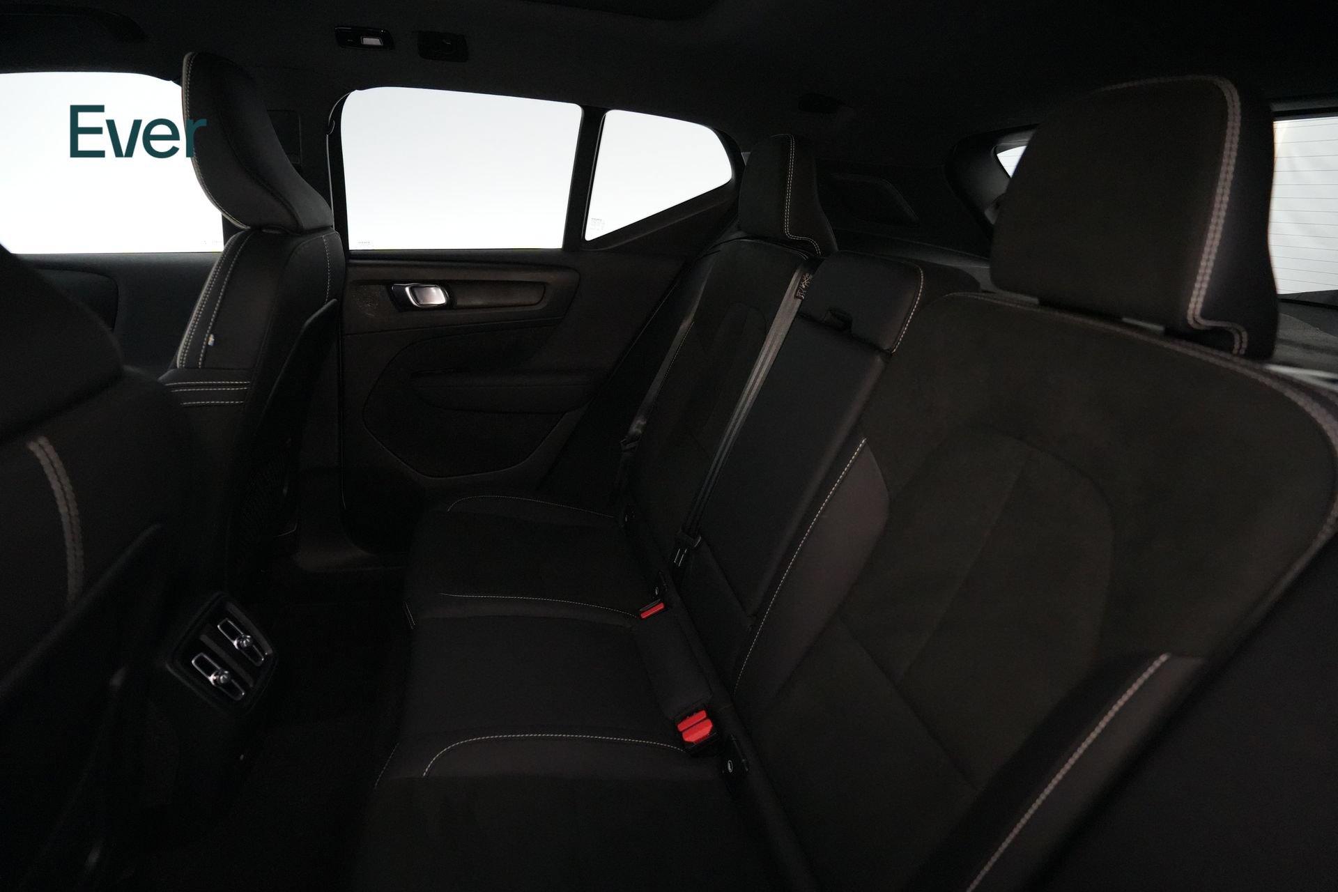 Used 2023 Volvo XC40 Recharge Plus AWD/4WD image 24