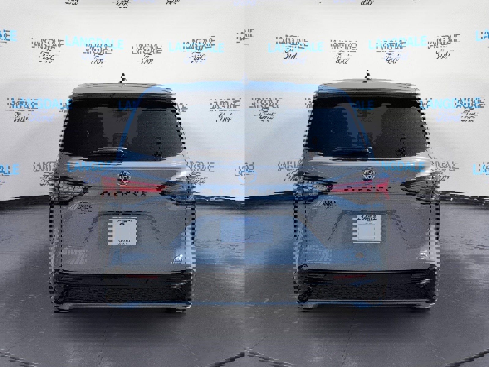 Used 2024 Toyota Sienna XSE image 8