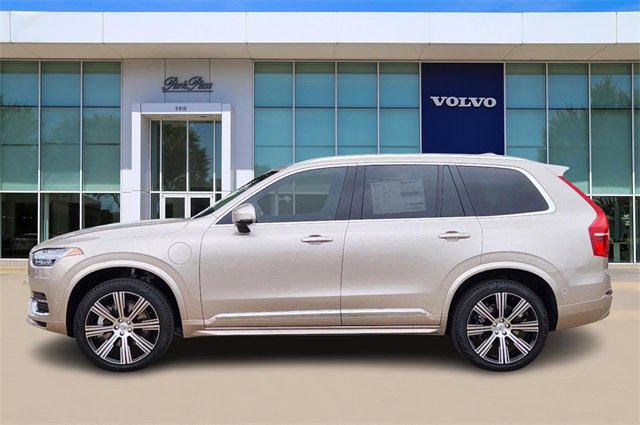 Used 2025 Volvo XC90 T8 Plus w/ Protection Package Premier image 3