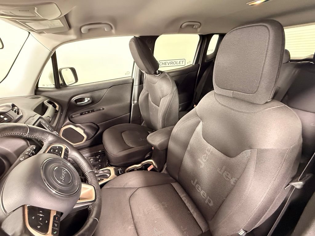 Used 2015 Jeep Renegade Latitude AWD/4WD image 44