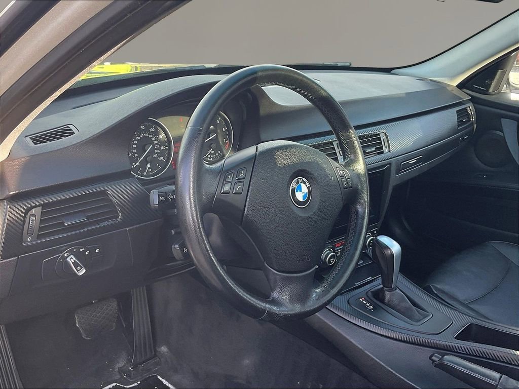 Used 2011 BMW 328i xDrive Wagon AWD/4WD image 15