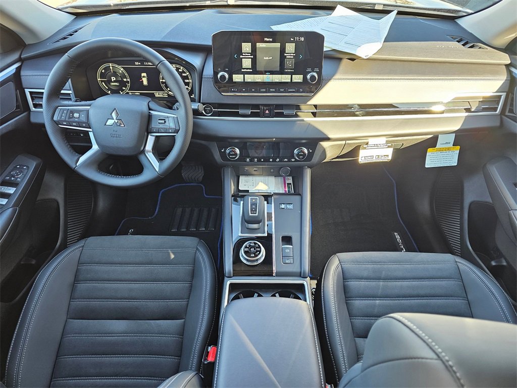 New 2025 Mitsubishi Outlander SE image 6