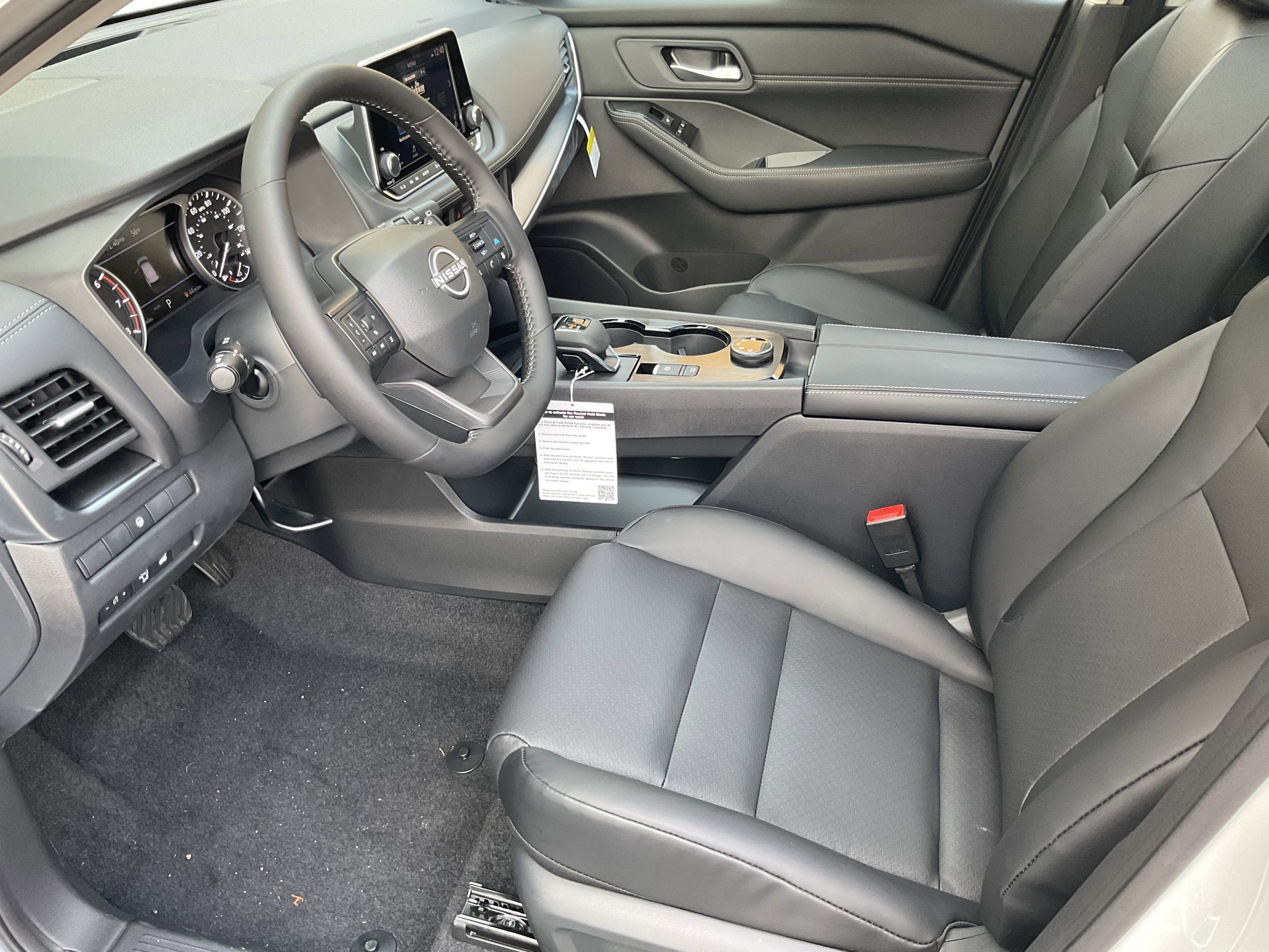 Used 2026 Nissan Rogue SV w/ SV Premium Package image 21